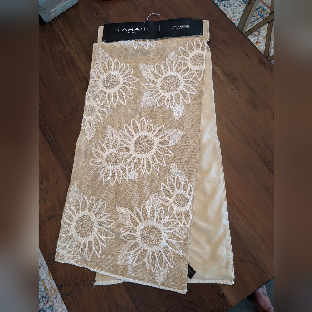 NWT Tahari Tan Floral Dimensional Embroidery Table Runner, Cotton